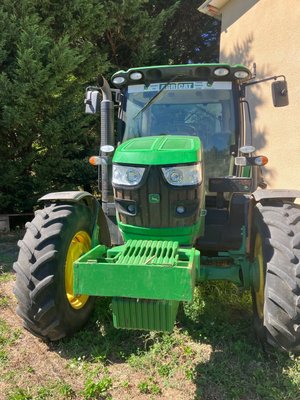 Tracteur agricole John Deere 6105R