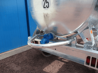 Matériel d'élevage - Tonne à eau - Tonne à eau galva sur berceau et sur pieds LENORMAND