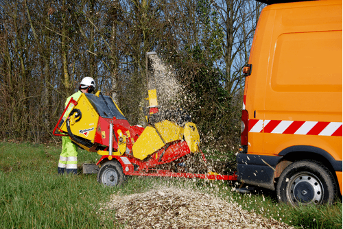 Matériel forestier - Broyeurs de végétaux - Broyeur de branches thermique VEGETOR sur châssis routier