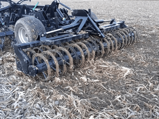 Travail du sol - Déchaumeur à dents - Déchaumeur à dents trainé ou porté BLACKBEAR