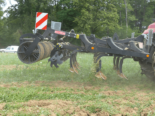 Travail du sol - Déchaumeur à dents - Déchaumeur à dents trainé ou porté BLACKBEAR