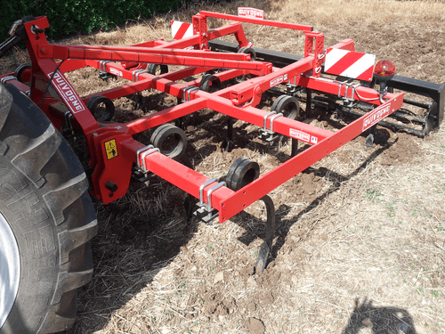 Travail du sol - Déchaumeur à dents - Canadien porté C30 - CL35 - CLR35