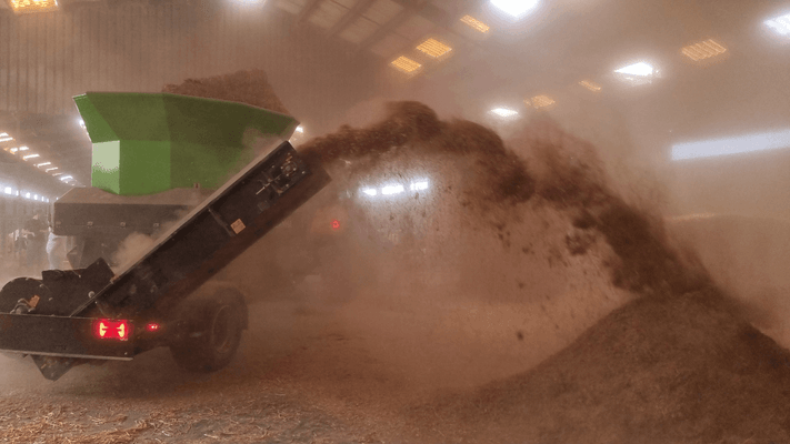 Alimentation - Remorques distributrices - Broyeur pour paille ou foin PIRANHA