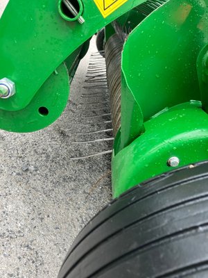 Presse à balles rondes McHale V6-750