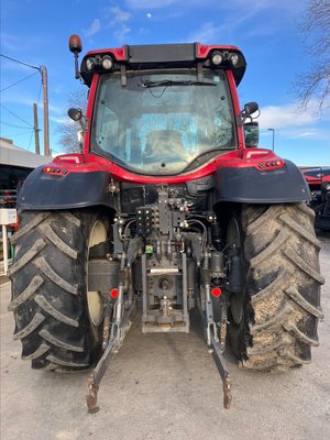 Tracteur agricole Valtra N154