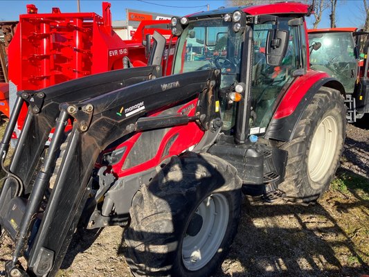 Tracteur agricole Valtra N154