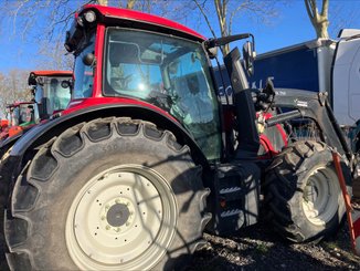 Tracteur agricole Valtra N154 - 2