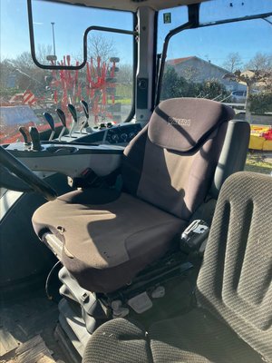 Tracteur agricole Valtra N154