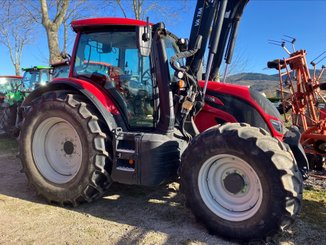 Tracteur agricole Valtra N154 - 1