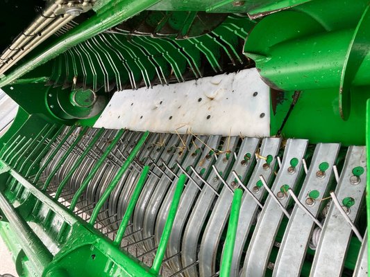 Presse à balles rondes McHale V6-750