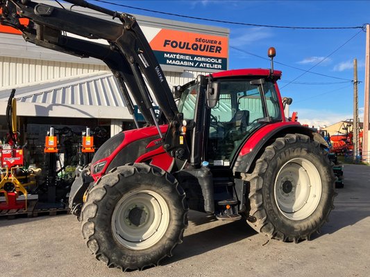 Tracteur agricole Valtra N154