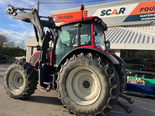 Tracteur agricole Valtra N154
