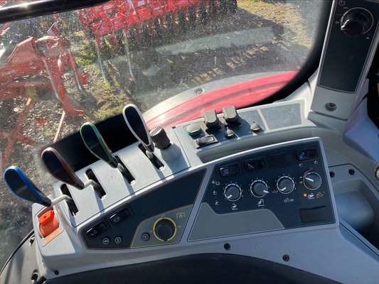 Tracteur agricole Valtra N154