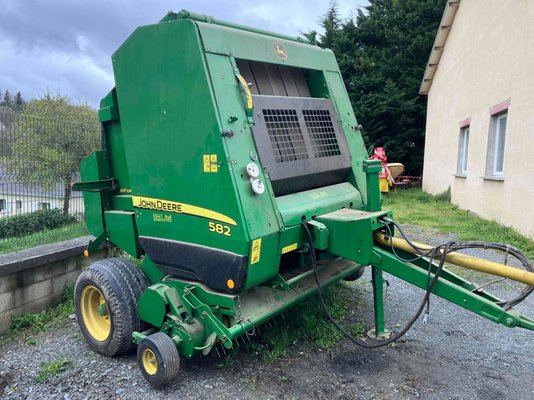 Presse à balles rondes - 582