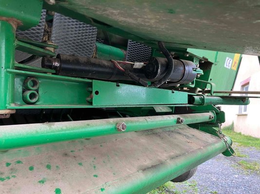 Presse à balles rondes John Deere 582